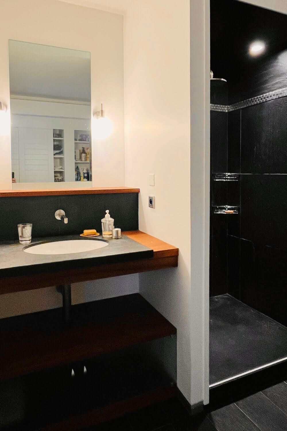 Salle de bain en pierre naturelle